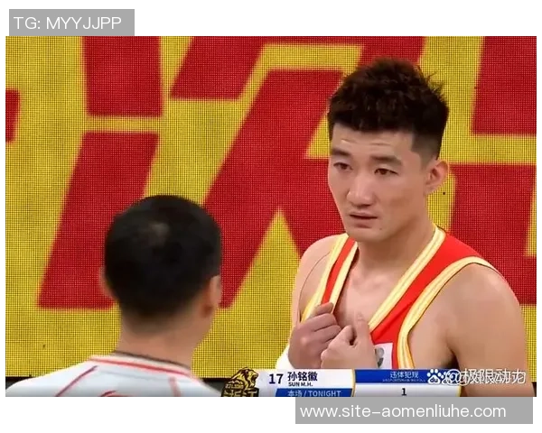 新疆男篮与山西男篮激战正酣谁能在这场对决中笑到最后